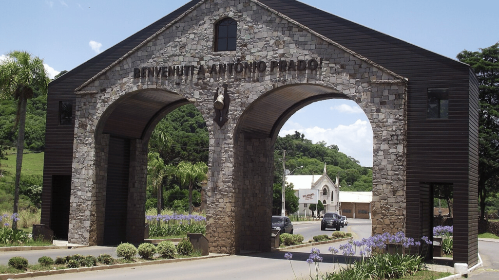 A cidade gaúcha a 184km de Porto Alegre com casas italianas antigas preservadas e qualidade de vida tranquila