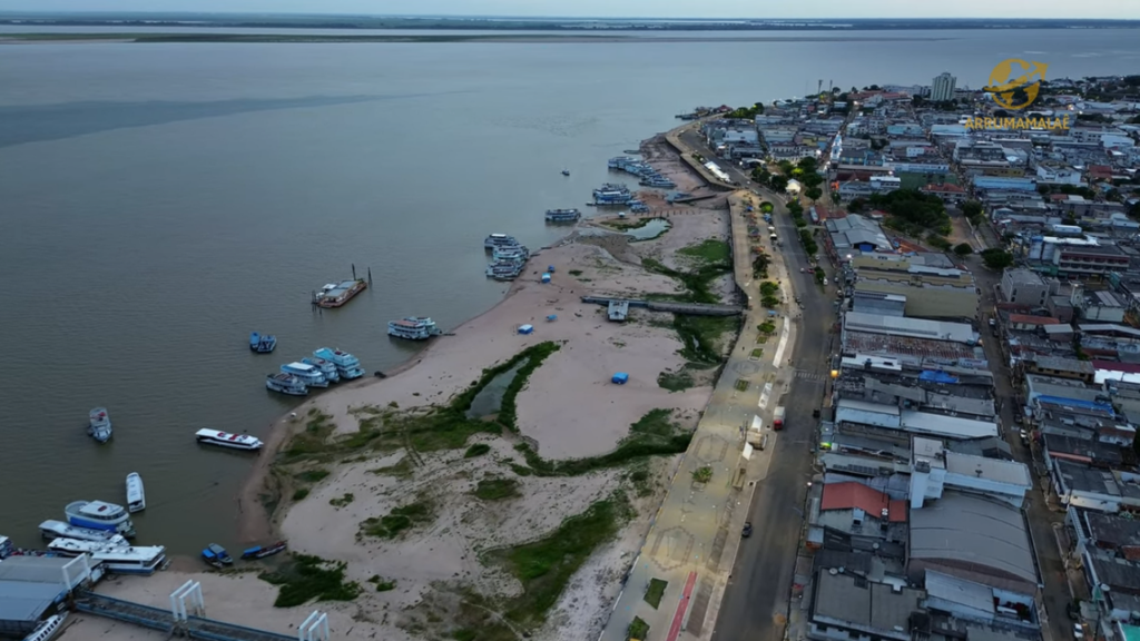 Uma cidade moderna no meio da Amazônia abriga o encontro de dois rios que não se misturam e floresta tropical que poucos brasileiros já viram de perto