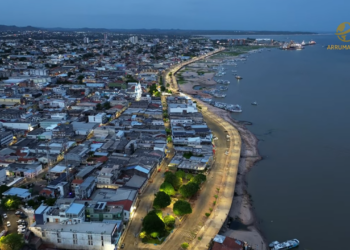 Uma cidade moderna no meio da Amazônia abriga o encontro de dois rios que não se misturam e floresta tropical que poucos brasileiros já viram de perto