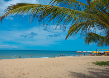 A antiga vila charmosa da Bahia tranquila para visitar que conquista brasileiros e revela como é visitar o destino mais exclusivo do país