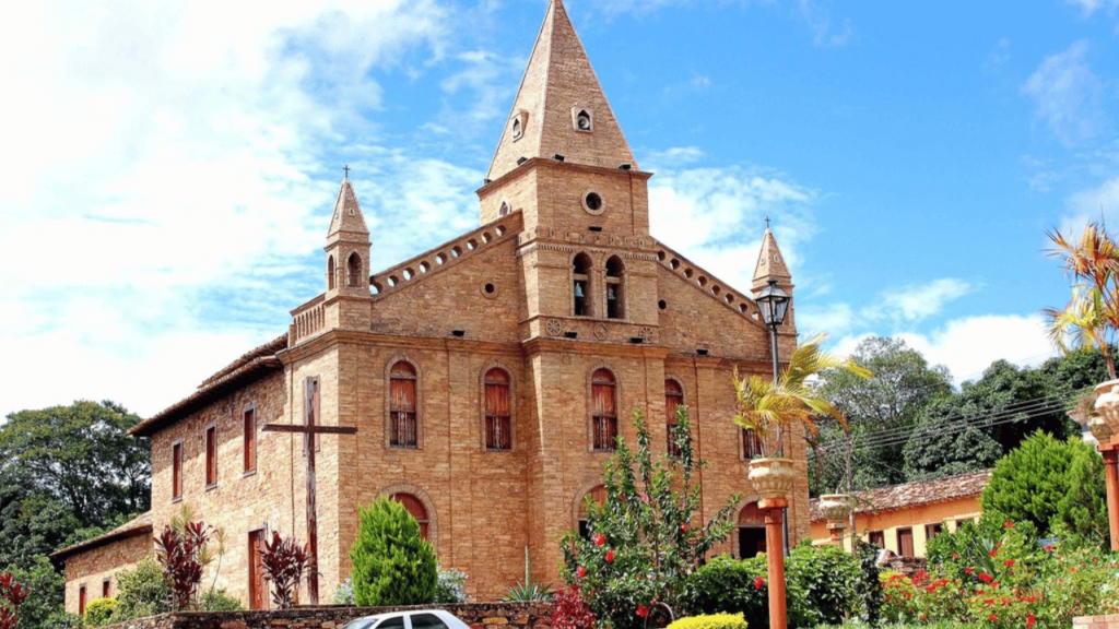 A "Cidade do Diamante Negro" em Minas Gerais que está chamando a atenção pelos tesouros europeus ainda encontrados