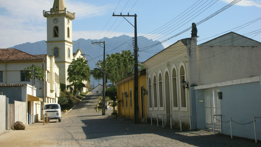 Entre ruas antigas e floresta preservada, essa cidade do Sul chama atenção pela beleza histórica