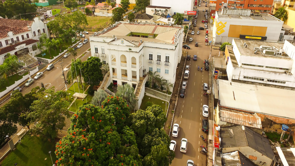Essa capital da Amazônia na fronteira com a Bolívia se destaca por energia, agronegócio e logística gerando muitas oportunidades