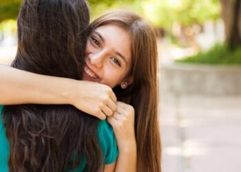 O "Efeito Ben Franklin": como fazer alguém que não gosta de você virar seu amigo