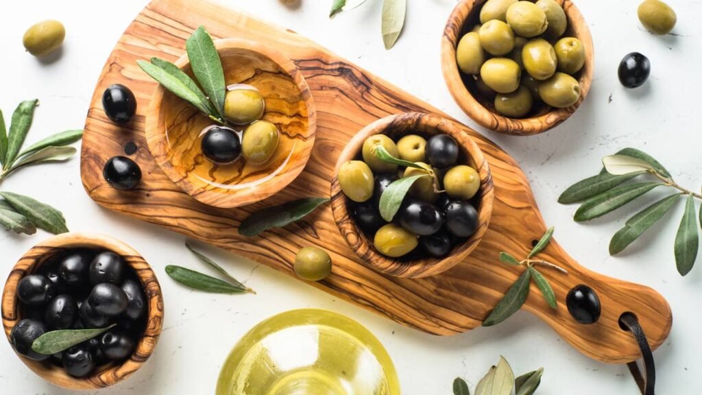 O fruto milenar rico em gorduras saudáveis e Vitamina E vem de uma árvore simples que fornece tanto sobrenomes quanto saúde no Brasil