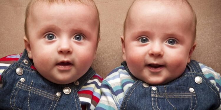 Os nomes masculinos curtos que conquistaram os pais