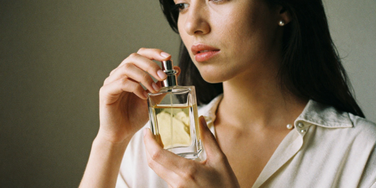 Os 4 perfumes da O Boticário que fixam o dia inteiro e recebem mais elogios