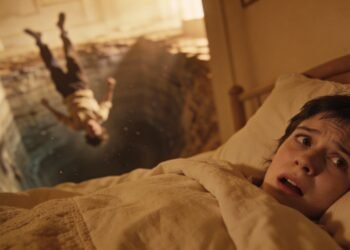 O que significa sonhar que está caindo, segundo a psicologia moderna