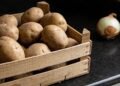 Por que você nunca deve guardar batatas com cebolas