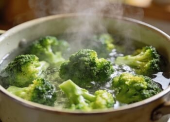 Nem cozido e nem refogado: a melhor maneira de preparar o brócolis sem perder nutrientes