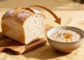 Troque o pão branco pela aveia no café da manhã para varrer o colesterol ruim das artérias e garantir saciedade até a hora do almoço