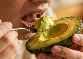 O que acontece com o seu corpo quando você come um abacate todos os dias?
