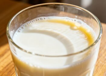 Por que o leite integral voltou a ser pauta nos EUA e pode ser importante para saúde dos seus filhos