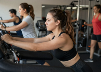 Os 5 melhores exercícios para acelerar a queima de gordura antes do Carnaval