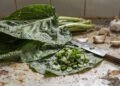 Essa folha verde é rica em fibras, vitaminas e minerais, e ainda é fácil de preparar em casa