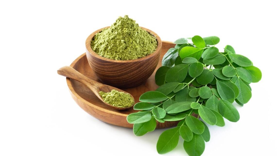 Para que serve a moringa e como usar com segurança - Correio ...