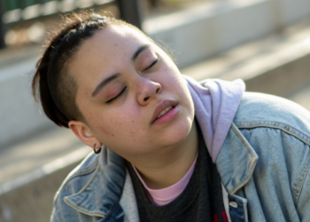 Quantas vezes uma pessoa pisca todos os dias