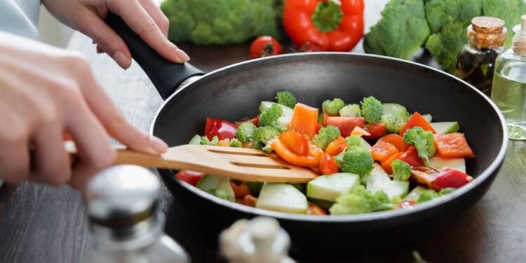 Dietas ricas em fibras estão associadas a melhor controle do peso, redução do colesterol e maior sensação de saciedade. // Créditos: depositphotos.com / IgorVetushko