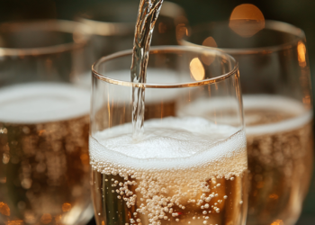 "A champanhe" ou "o champanhe"? Esse é o jeito correto, segundo a língua portuguesa