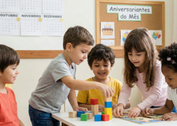Crianças consideradas mais maduras pela turma costumam nascer nesses meses, segundo pesquisas em desenvolvimento infantil