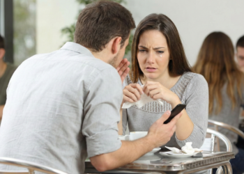 Poucas pessoas conseguem identificar manipulação emocional em um relacionamento, e esse é o motivo, segundo a psicologia