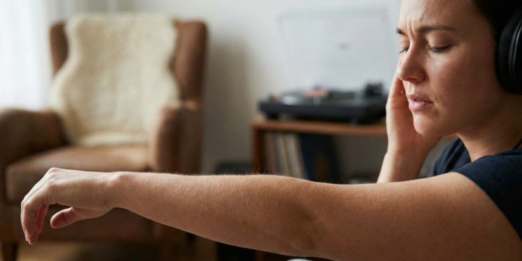 Poucos sabem por que ficamos arrepiados ao ouvir uma música marcante e como controlar essa reação