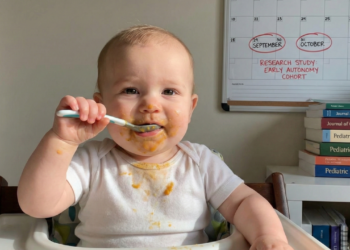 Bebês que demonstram autonomia precoce costumam nascer em períodos específicos do calendário, segundo especialistas