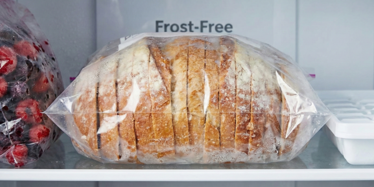 A única maneira de evitar que o pão mofe antes do tempo