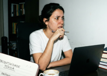 O que significa se sentir ansioso quando não está produzindo, segundo a psicologia