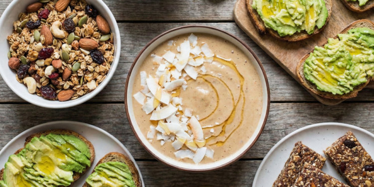 Alimentos que parecem saudáveis, mas te engordam sem você perceber