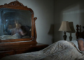 Poucos sabem o que significa dormir com um espelho virado para a cama
