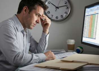 Por que algumas pessoas sempre adiam decisões importantes