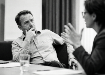 Segundo a psicologia cognitiva, pessoas que pensam antes de responder em discussões demonstram alto nível de autocontrole