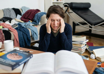 Por que algumas pessoas se irritam tanto com bagunça, segundo a psicologia