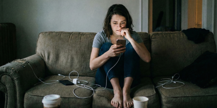 Por que algumas pessoas precisam de validação constante nas redes sociais