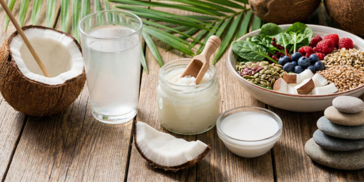 O poder nutricional do coco na hidratação, na pele e no equilíbrio do organismo