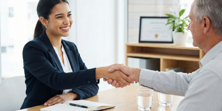 O que dizer para causar uma boa primeira impressão em entrevistas de emprego, segundo a psicologia
