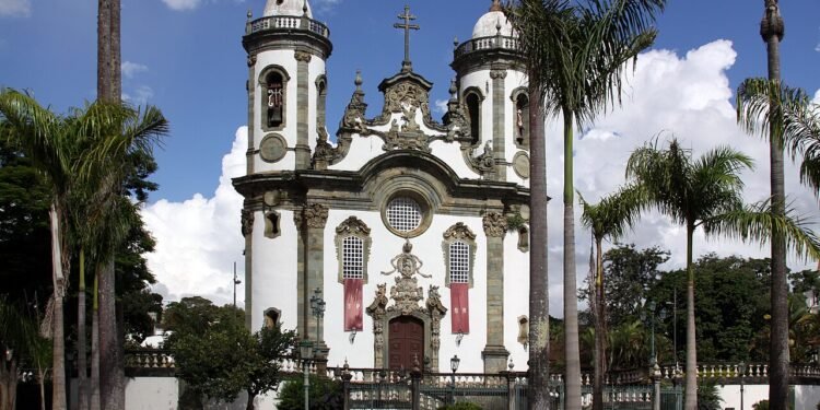 Vista da igreja barroca de São João del-Rei com sua cultura histórica - Fonte: Wikimedia Commons