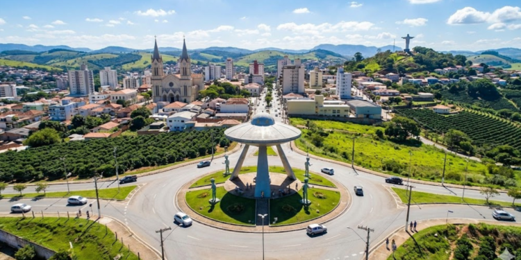 A “Cidade do ET” no Brasil tem uma nave espacial turística e está chamando atenção como um ótimo lugar para viver com tranquilidade