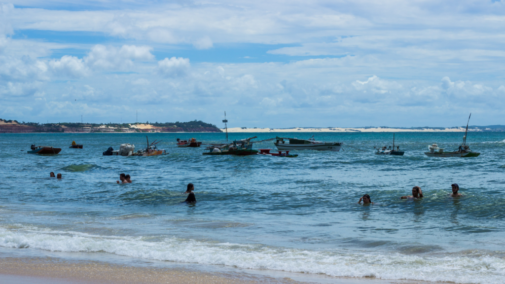 Um balneário famoso do Rio Grande do Norte chama atenção por suas praias de águas azuis e Mata Atlântica preservada