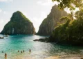 Com 21 ilhas de origem vulcânica, esse paraíso no Brasil atraí estrangeiros por parecer de outro planeta