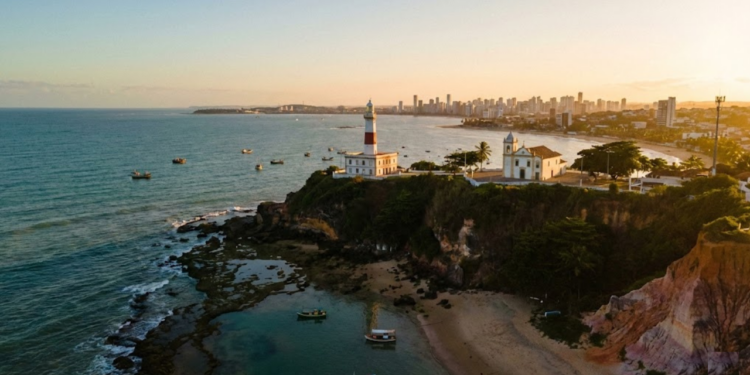 Onde o primeiro nascer do sol das Américas ilumina o dia e desde 1585 protege praias paradisíacas entre as mais bonitas do Nordeste