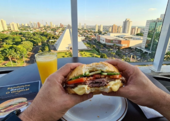 Fundada em 1750, essa cidade a apenas 8 km de Florianópolis vem chamando atenção pela qualidade de vida tranquila