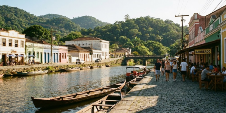 Fundada em 1733, a charmosa cidade na Serra do Mar oferece gastronomia única, trilhas na Mata Atlântica e passeios de trem inesquecíveis