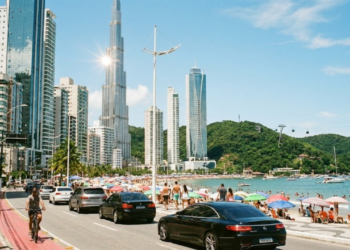 A “Dubai brasileira” a 80 km de Florianópolis é líder em qualidade de vida e abriga o metro quadrado mais valorizado do país