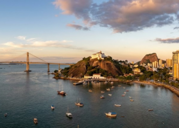 A ilha fundada em 1.551 que está em alta entre os brasileiros que buscam qualidade de vida confortável e tranquila