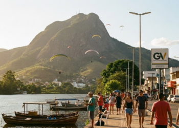 Com pico de 1.123m, a "Capital Mundial do Voo Livre" a 310 km da capital é o centro mundial do voo livre e das pedras preciosas