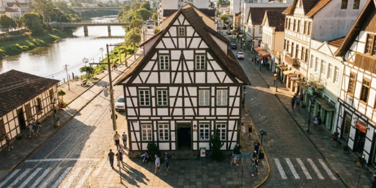 Fundada em 1824, a cidade que iniciou a imigração alemã hoje é um gigante tecnológico no Rio Grande do Sul