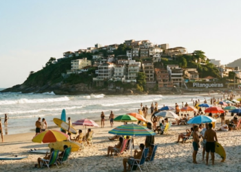 A “Pérola do Atlântico” se destaca como uma das melhores escapadas do litoral com praias preservadas e recantos secretos