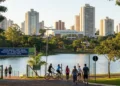 Com 100% de água tratada e um parque de 1,8 milhão de metros quadrados, esta metrópole mineira é a 4ª melhor do Brasil para morar em 2025